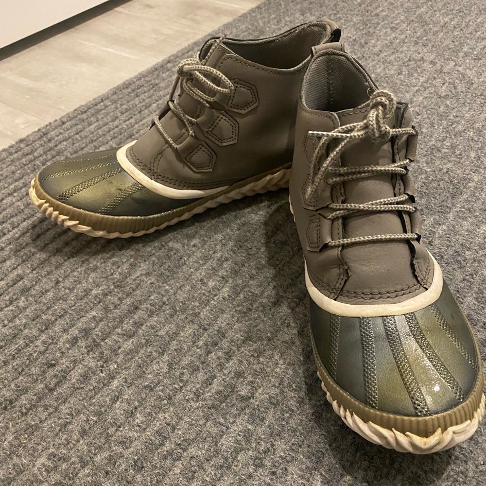Sorel Out N About boots